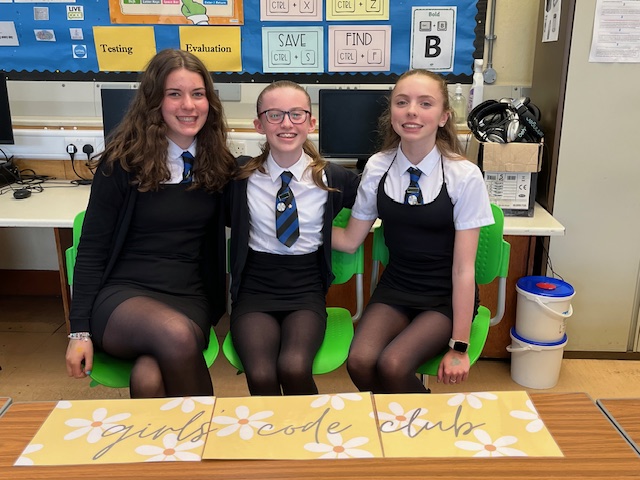 ArdAcadCompBus's tweet photo. Exciting day as promotions took place at girls' code club: 3 girls now ambassadors who were apprentices and 5 new apprentices! #girlscodeclub, #excellence, #ambition https://t.co/vpNNXsDIFg