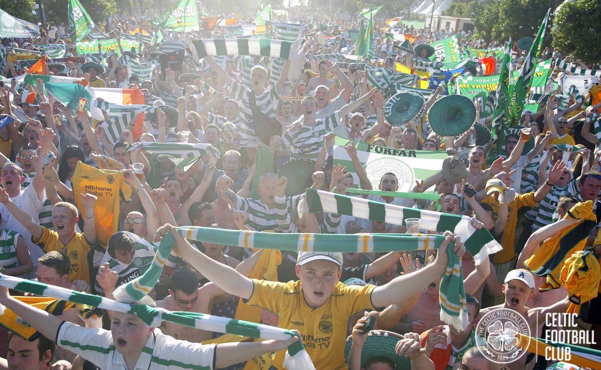CelticFC's tweet photo. ⛱ #OnThisDay 21 years ago...

80,000 #CelticFC fans travelled to Seville for the UEFA Cup Final earning a FIFA Fair Play Award for our supporters 👏🍀 https://t.co/Px7vSzNno0