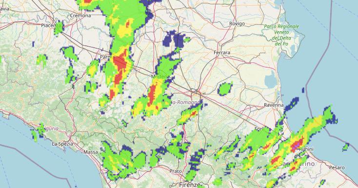 ⚡#InfoMeteoER #Temporale intenso sull'area collinare della provincia di #Rimini in lento spostamento verso la pianura ➡️ bit.ly/radarmeteoER