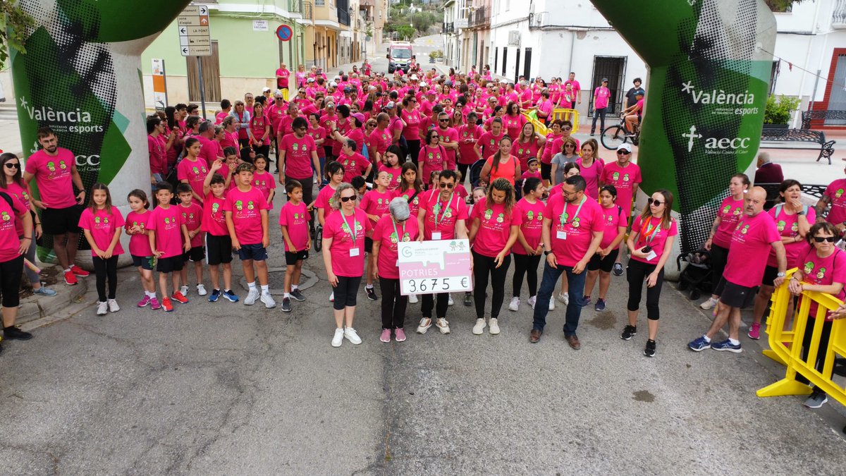 💚 CITROSOL y Potries caminan contra el #cáncer. 🏃‍♀️ Ayer, domingo 19 de mayo, se celebró que la localidad de #Potries lleva 60 años colaborando en la lucha contra el cáncer con la @AECC, con una caminata discurrida a lo largo de 5km, y que tuvo un masivo éxito de inscripción.