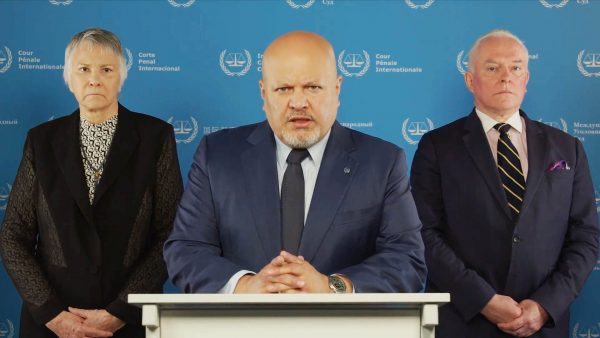 🚨 La CPI lance un mandat d’arrêt contre Netanyahou et Yoav Gallant pour crimes de guerre et crimes contre l’humanité : lemediaen442.fr/la-court-inter… Les crimes allégués comprennent l'utilisation de la famine comme méthode de guerre à Gaza, qui a entraîné de graves souffrances et un