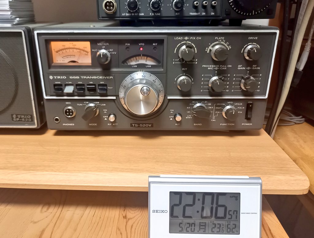 jm1pih's tweet photo. #TS520 

今日はTS520の日？
電源とヒーターもONしてみました。 https://t.co/LSa5bBfrzr
