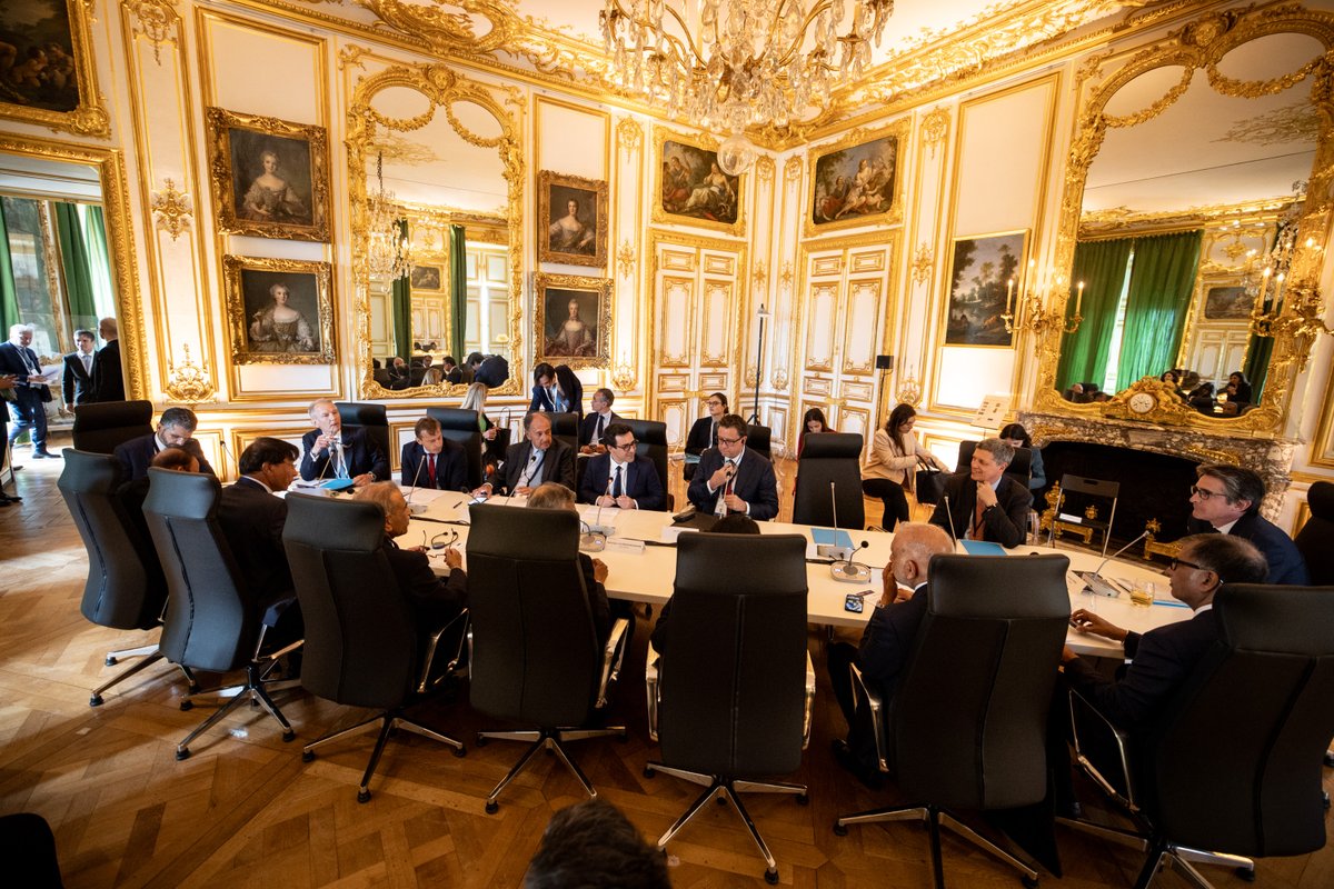 Gruppo Sapio (@grupposapio) on Twitter photo .<a href="/mariopaterlini/">Mario Paterlini</a>, Ceo del Gruppo Sapio, ha incontrato il Presidente francese <a href="/EmmanuelMacron/">Emmanuel Macron</a> alla 7° edizione di #ChooseFrance, il summit organizzato dal governo francese per attirare in Francia gli investimenti delle grandi aziende mondiali. .<a href="/mariopaterlini/">Mario Paterlini</a>, Ceo del Gruppo Sapio, ha incontrato il Presidente francese <a href="/EmmanuelMacron/">Emmanuel Macron</a> alla 7° edizione di #ChooseFrance, il summit organizzato dal governo francese per attirare in Francia gli investimenti delle grandi aziende mondiali.