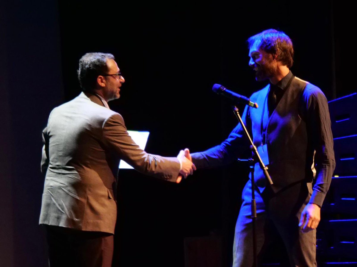 El concejal de cultura, @DavidAlvarez_ participó el pasado sábado en la 34ª gala de entrega de premios del @MML_Photo 

“Sostener la memoria. Sostener la mirada”

@aytoviedo