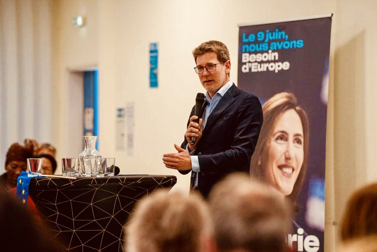 🇪🇺Besoin d’Europe 🇪🇺

Réunion publique de la majorité présidentielle autour des candidats <a href="/PhilippeGreg/">GREGOIRE PHILIPPE</a> et <a href="/pcanfin/">Pascal Canfin</a> à Buxerolles !

« Pour une Europe respectée du reste du monde et respectueuse de chacun »

<a href="/SachaHoulie/">Sacha Houlié</a> <a href="/TurquoisNicolas/">Nicolas Turquois</a> <a href="/plecamp/">Pascal Lecamp</a> <a href="/OlivierColinOC/">Olivier Colin</a> 
<a href="/HorizonsVienne/">Horizons La Vienne</a>