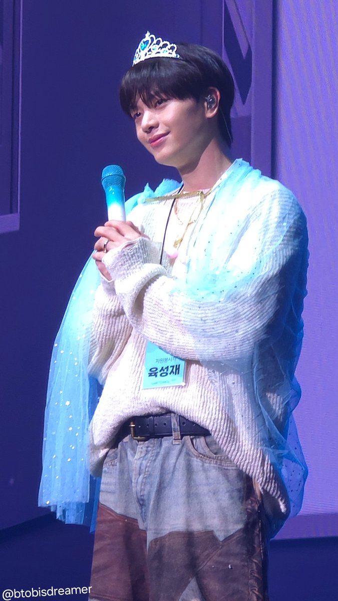 24.05.19 육성재 개인전 : Look Closely

성재 공주님💙  너무예쁘다😍

#육성재개인전  #LookClosely #육성재