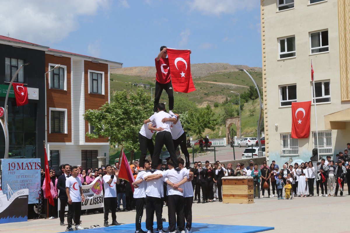 pervarimeb's tweet photo. 🇹🇷19 Mayıs Atatürk’ü Anma, Gençlik ve Spor Bayramı Kutlu Olsun 🇹🇷 https://t.co/6uyzCWfQdc