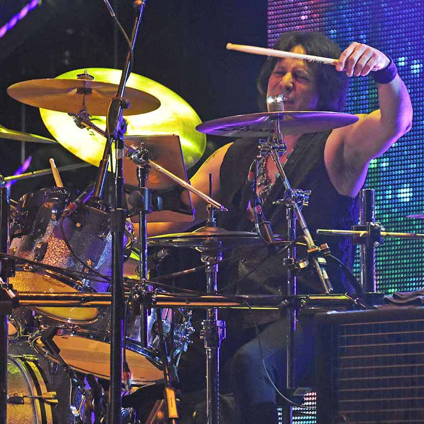 Happy Birthday to YES' drummer Jay Schellen! 📸: Geoff Ford
