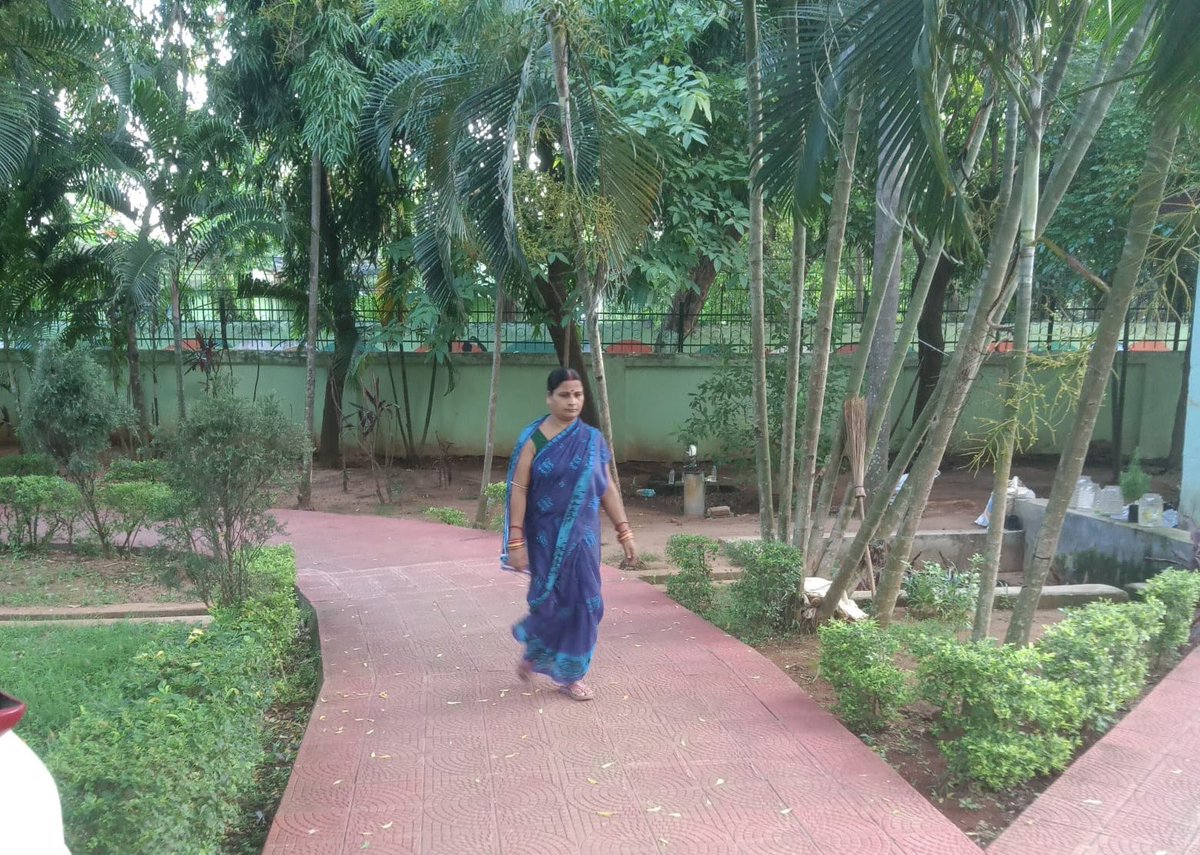 BSCL_BBSR's tweet photo. Experience serenity and relaxation in BMC parks. Take some time to enjoy the meticulously maintained green spaces. #UrbanGreenery #BMCParks #BhubaneswarFirst https://t.co/9mGtaY12Hc