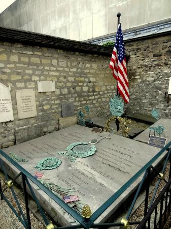 #20mai 1834
Décès à Paris de Gilbert du Motier, marquis de La Fayette à Paris. Il est inhumé au cimetière de Picpus.
Il était surnommé par Marie ANtoinette 'blondinet' et par d'autres 'le héros des deux mondes' au moment de la révolution. #paris