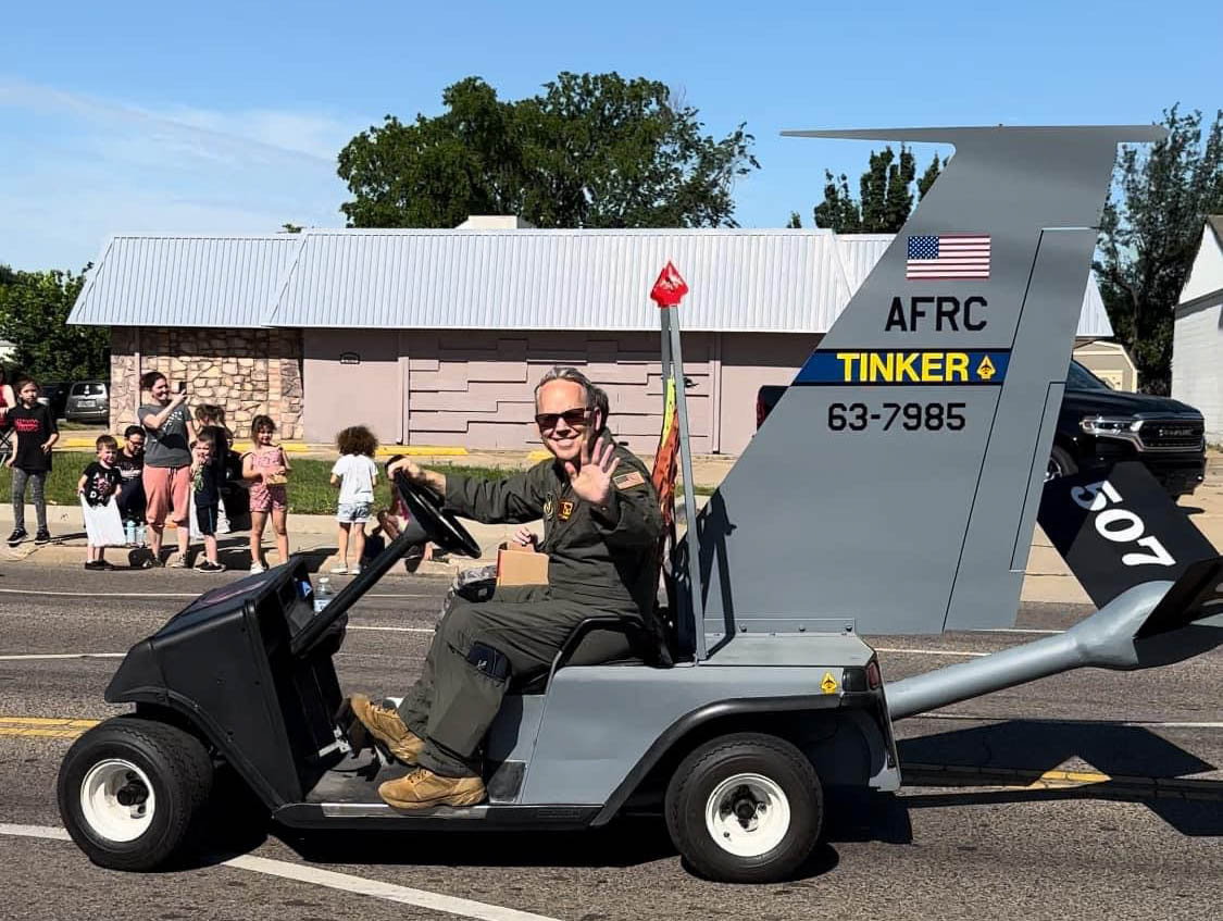 507arw's tweet photo. 🇺🇸 Colonel Matthew Ghormley "flew" Okie 01 in Del City's 37th Annual Armed Services Day Parade on May 11. As Oklahoma's Wing, we are proud to serve the people of the OKC metro, the state, and the nation.  Okie life is good! https://t.co/Z2eo0GUEPR