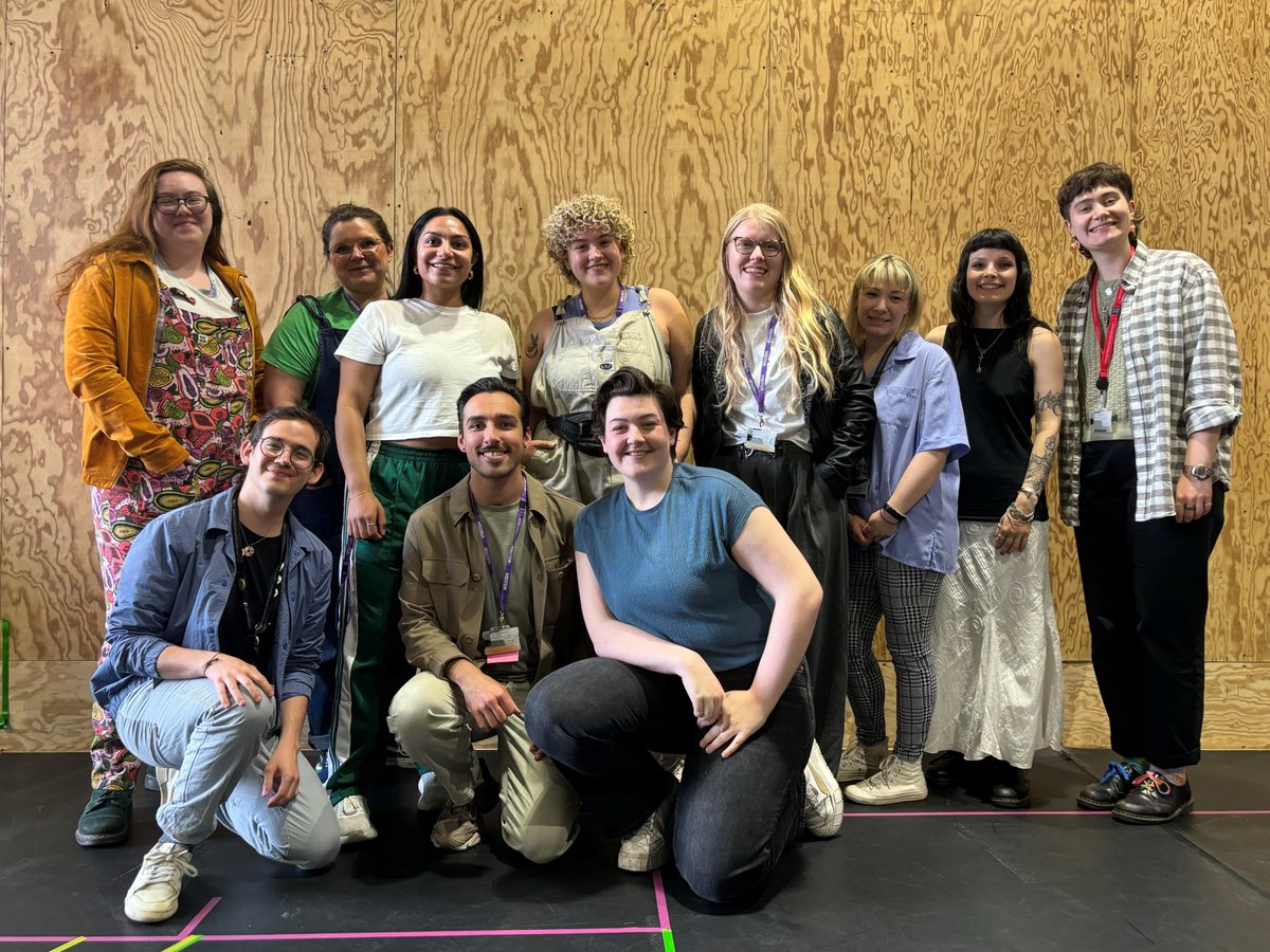 LivEveryPlay's tweet image. The Tell Me How It Ends team is in the building! It’s the first day of rehearsals today and we can't wait to start on this joyous and uplifting journey with Marc &amp;amp; Aster in late 1980s Liverpool.

Tell Me How It Ends
12 - 22 Jun 2024 📍 EVERYMAN
🔗 bit.ly/46qiIGi
[1/3]