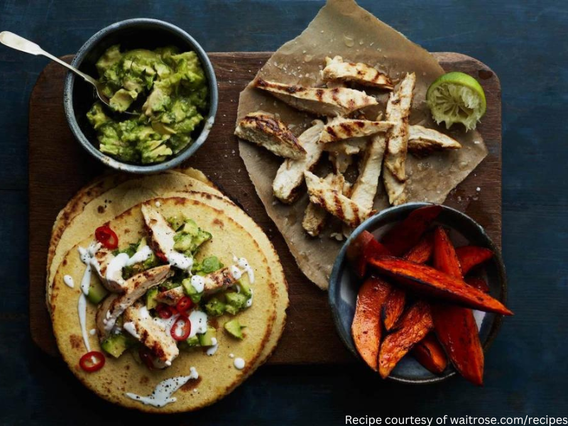 Try this recipe for delicious chicken tacos with roasted sweet potato and guacamole 😋 livingnorth.com/article/chicke…