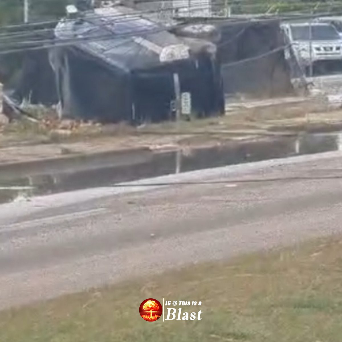 This_is_a_Blast's tweet photo. MAJOR multi-vehicle #Accident along a section of highway in the vicinity of #CoralGardens ... Multiple serious injuries were #Reported • 5/20/24 #StJames 🇯🇲 #Jamaica
____
https://t.co/wsSnnrljve https://t.co/l46hZtAnwH