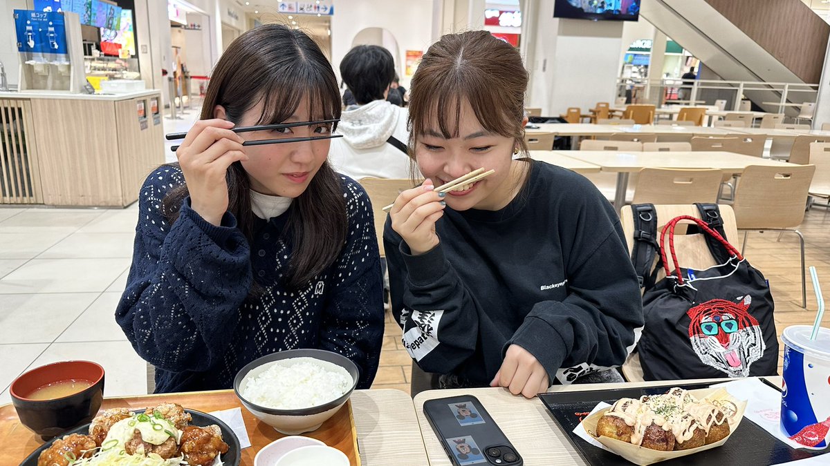 drstretch_miri's tweet photo. 《D1パフォーマー💃》

ついに明日本番です！
パフォーマー20人、準備万端、気合十分です🔥

会場を盛り上げられるよう頑張るので皆さんの応援を含め会場を盛り上げていきましょう💪
応援宜しくお願いします🙇‍♂️

#d1wgp3 
#D1パフォーマー
#オープニングアクト
#ドクターストレッチ
#皆で腹ごしらえ🍚 https://t.co/atb34QqCHy