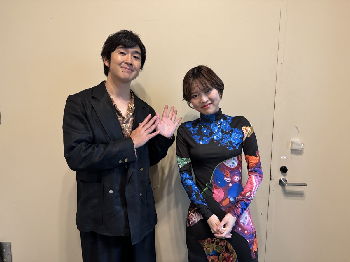 Ryota_Fujimaki's tweet photo. 【I'M A SHOW🎤】
Ryota Fujimaki 「Nice To Meet You !!」Vol.2が無事に終演✨

Reiさん、ご自身とギターとが一体化して、その存在そのものが歌っている。みたいな本当にカッコいいステージでした。「ウイスキーがお好きでしょ」もご一緒できてとても嬉しかったです。ありがとうございました！

亮太 https://t.co/lb2wnZ5fYW