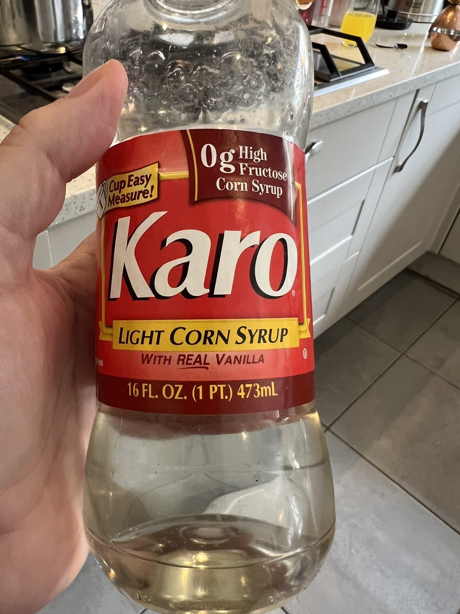 DrSdeG's tweet image. Making peppermint candy that they make in #justaddmagic 

It involves the holy grail of UPF being in my house - we have not yet spontaneously combusted nor had lightening strike. 

It is disgustingly gloopy however and makes me feel a bit dirty 😂