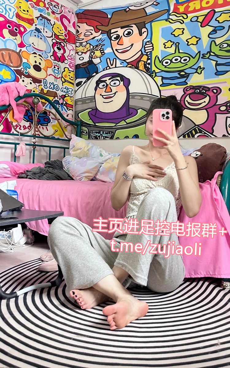 stevens94099's tweet photo. 🚠👩‍👩‍👧  抖音主播足交，快手主播足交，芃芃大人足交，稀有足交视频大全，点头像主页进足控群
 #足交 #足交视频 #足控 #恋足 #丝足 #玉足  #白丝 #黑丝 #肉丝 #裸足 #舔脚 #依依丫丫 https://t.co/jHS7Hi2XY7
