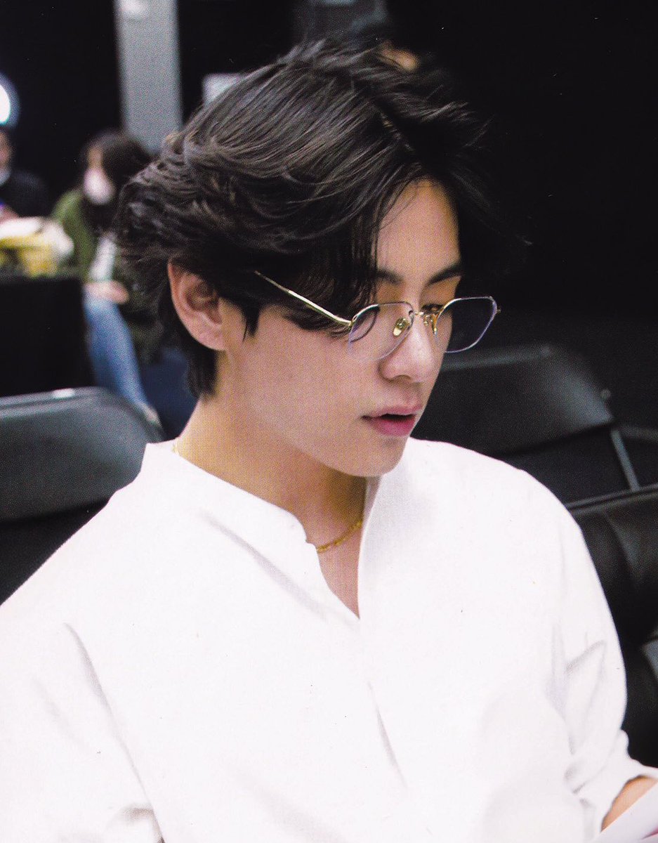 Taehyungimpact's tweet photo. Night mode 🌑                     Day mode☀️ https://t.co/ZBIUKM9dHD