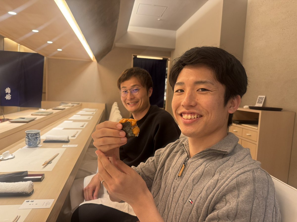 MasatakaBandoh's tweet image. 36のドライバー2人がいました。

レースの新しいルールが出来た事を伝えました。またSNSの使い方も^_^
19号車を抜くと
年末に罰金があるから
気をつけて、、と教えておきました。

#山下健太
#坪井翔