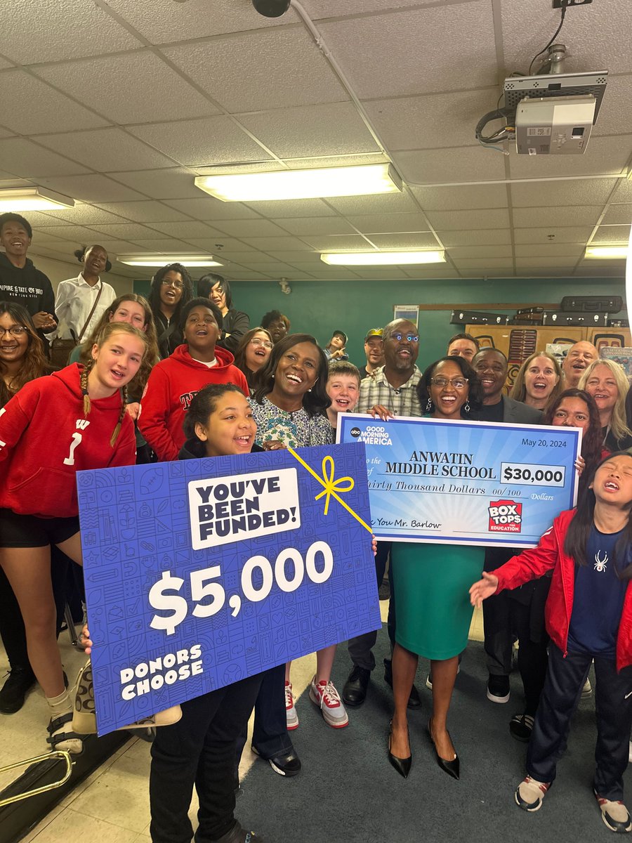 Thanks to our friends at @KSTP for helping us pull off this epic surprise for our 'Ray of Sunshine' -- Minneapolis band teacher Mr. Barlow! ☀️ Watch the full surprise here: bit.ly/4anuq6F