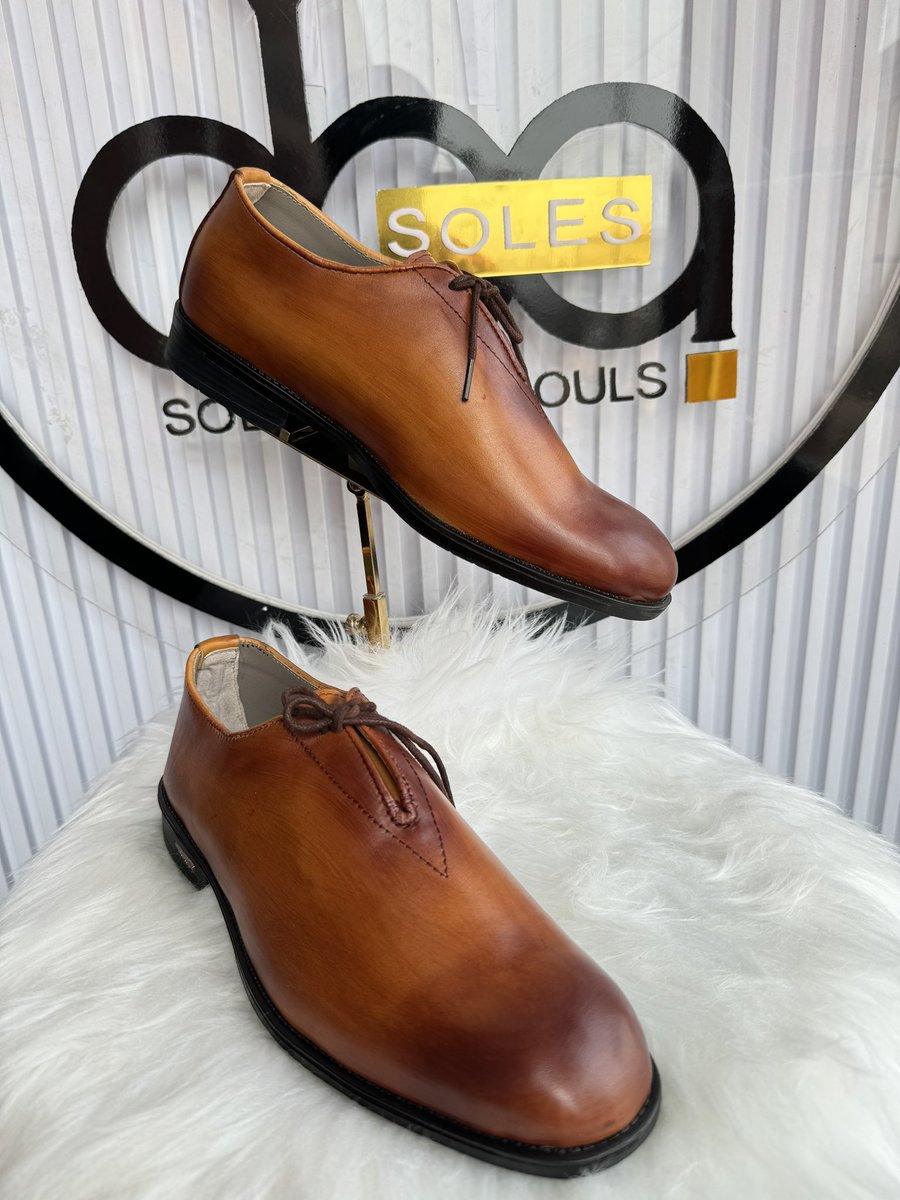 It’s a new week, what are you buying from us this week ? Handmade Brogues available in different designs and sizes, walk into our store today and make your choice at affordable prices ✅ Price 💰: N30,000 Location 📍: Shop 113, Rosehanna mall, Ado Ekiti Nationwide Delivery 🚚