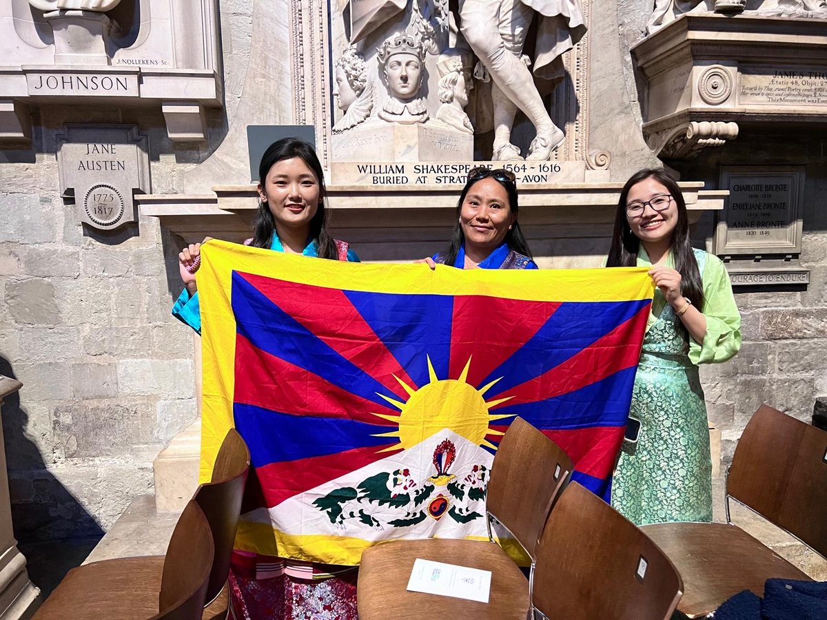 Tsering is a Community Nurse Specialist for Homeless & HIU team. The Tibetan attire brought culture and diversity in nursing at the Nightingale Commemorative Service in Westminster Abbey on 15/05. #UnityInDiversity #ProudToBeGSTT #TeamILS #OurNHSPeople @NHS @GSTTnhs @gstt