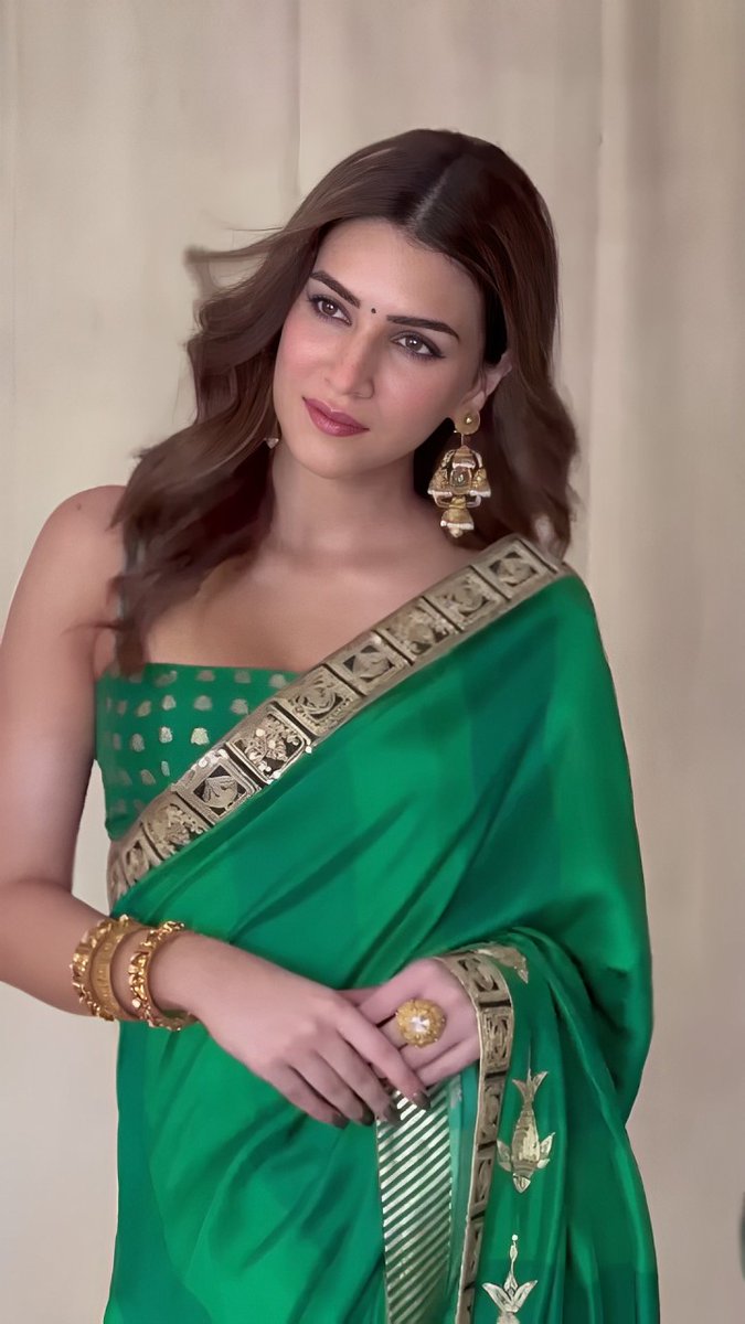nilesh6988's tweet photo. @Editzmanly Kriti sanon https://t.co/cSBxdZL05i