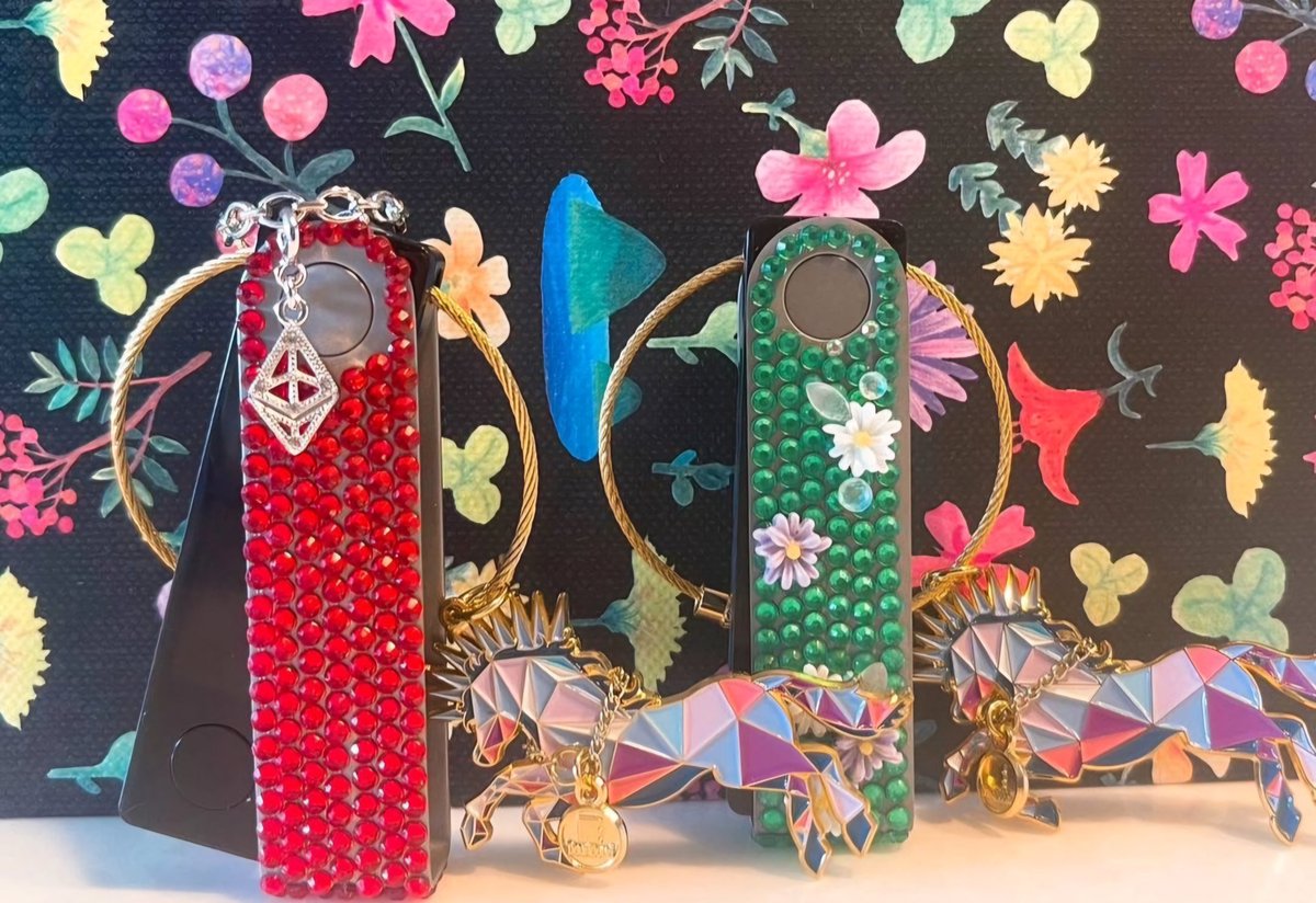 DooriAniJewelry's tweet photo. doorianistyle #Ethereum charm
#Godoori #Nanoledger holders
Fantastic
#blockchains #trend #style
#richlife #accessories #luxurious #precious #loyalty #global
#cryptojewelry https://t.co/MryvMCn14Y