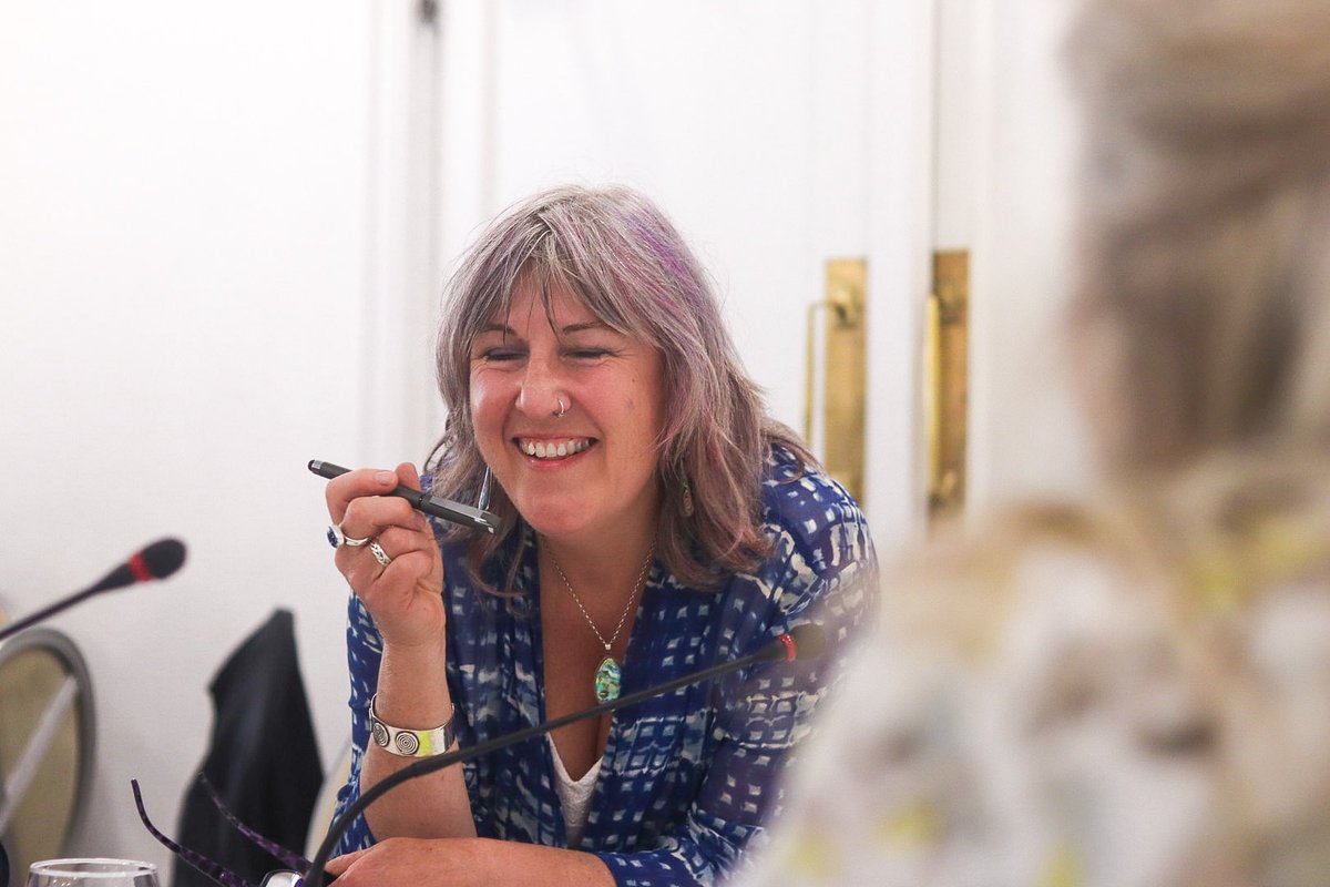 Lynda Holt tweet media