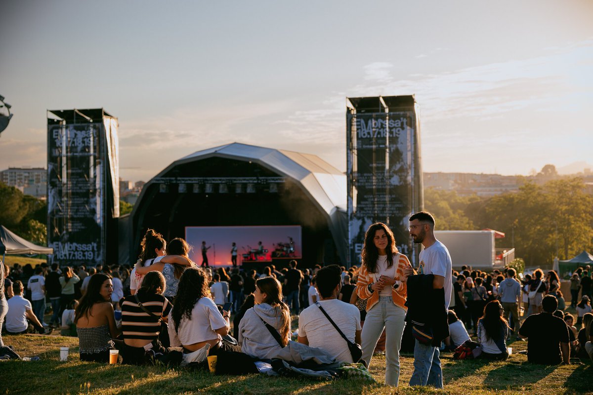 Aprendre, ballar, fer molta feina, escoltar música decent, la bona gent i estimar una mica més Sabadell tot i ser de Terrassa.

Un plaer portar la campanya de premsa de l’<a href="/embassat/">EMBASSA’T</a> 2024, una setzena edició rècord que ha tancat amb més de 7.600 assistents!

📷 Gisela Jane