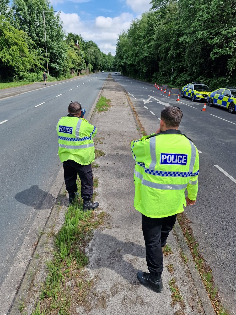 Checksite undertaken on the outskirts of Preston. 12 traffic offence reports issued for a variety offences. Highest speed of 66mph in a 40 limit... whilst not wearing a seatbelt. #Fatal5 #T2RPU #Yousaidwedid