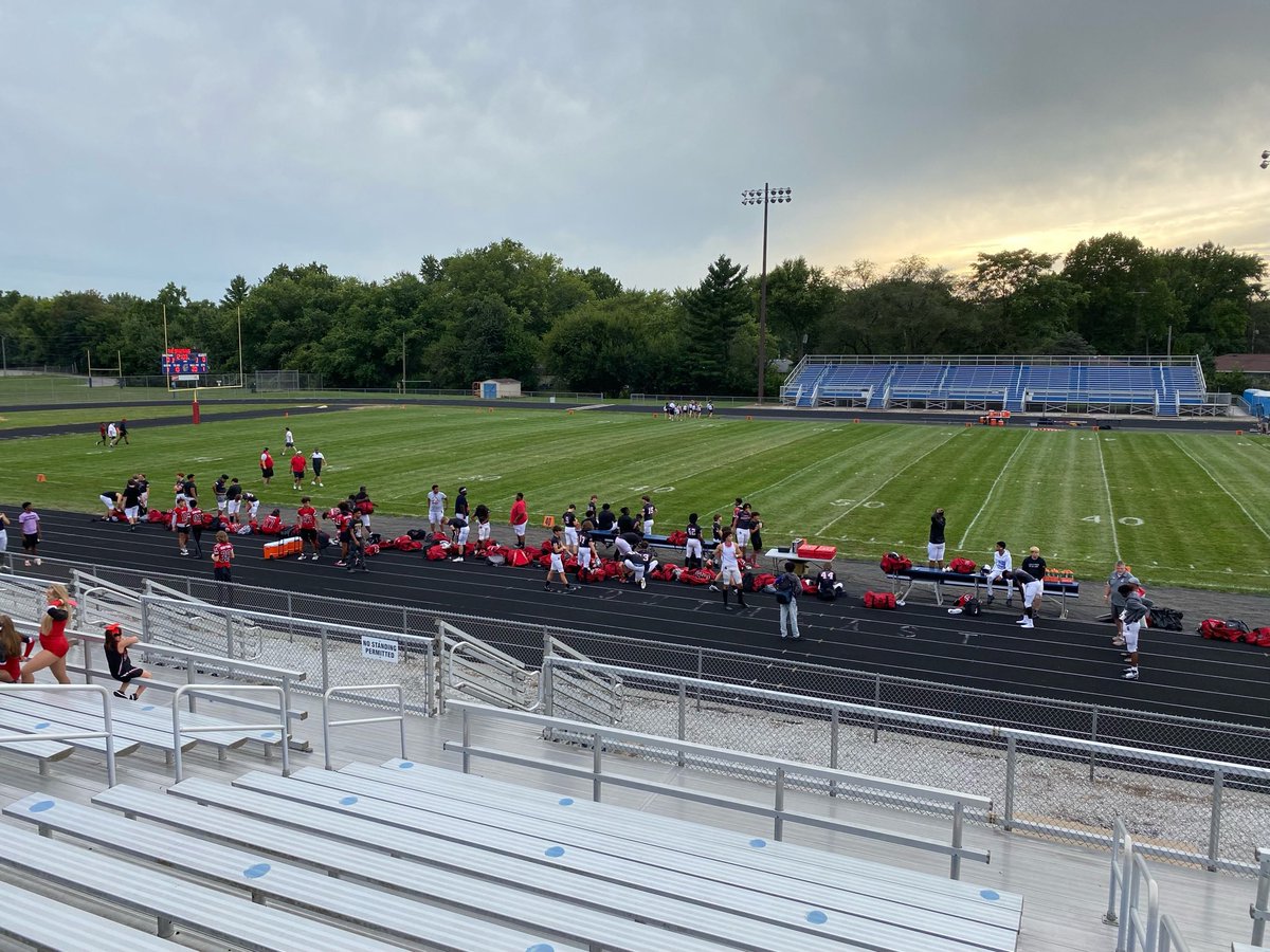 The Springfield Board of Ed votes tonight to promote two assistants to head coaches at Southeast HS. 

If approved, Wayne Hamilton will succeed Lawrence Thomas as boys basketball coach; Nate Borders will be the Spartans’ new head football coach, succeeding Michael Kinkade.