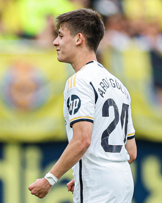 MadridSports_'s tweet photo. 🚨🚨Madridistas, hoy vengo con sorteo de la mano de @Ctinfo_17 y sus camisetas. ¿Quieres una local del Real Madrid de esta temporada con el nombre y el dorsal de Arda Güler? Participar es fácil:

▫️síguenos a @MadridSports_ y @Ctinfo_17 
▫️da RT a este post
▫️menciona a un amigo https://t.co/sszeDU8qvV