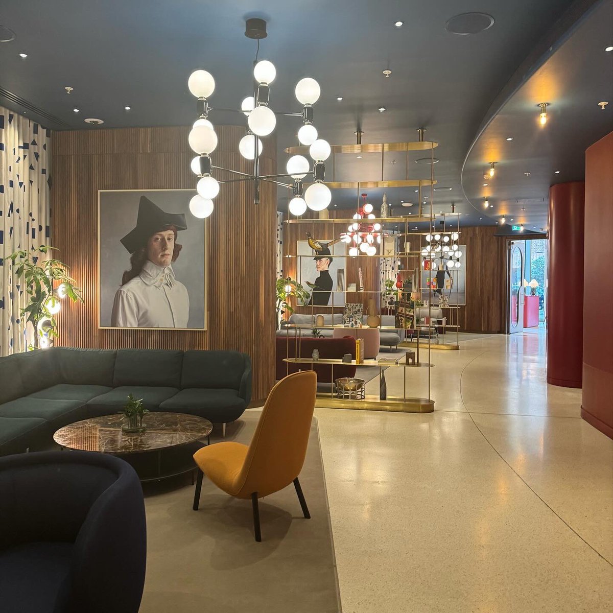 johngalea's tweet photo. 🥳🍾Staycation vibes at @artotel #battersea #johngalea #galea #mrpianoman #artotelgroup #artotelbattersea https://t.co/gffbhAFrsM