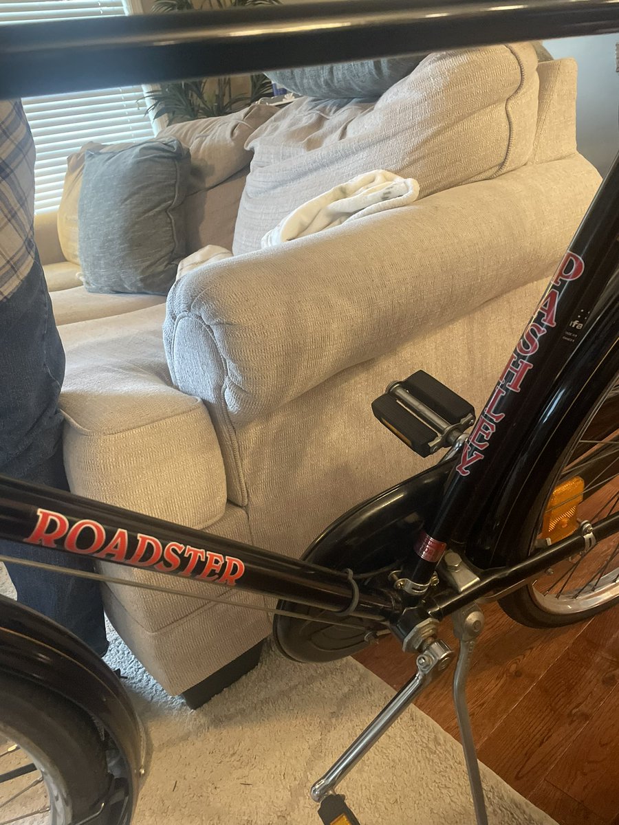 hillymagic66's tweet photo. @pashleycycles I recently purchased a Pashley bike at an estate sale in Tennessee, USA.  I was wondering if you could tell me more about the bike, based on the attached photos. https://t.co/h06Fl60JcX