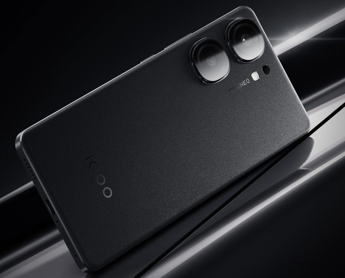 iQOO Neo 9S Pro launched in China - 6.78-inch 1.5K 8T LPTO AMOLED, 144Hz refresh rate, 1400 nits brightness - Self-developed Q1 gaming chip - MediaTek Dimensity 9300+ with Immortalis-G720 GPU - Up to 16GB LPDDR5X RAM - Up to 1TB UFS 4.0 storage - Android 14 with OriginOS 4.0 -
