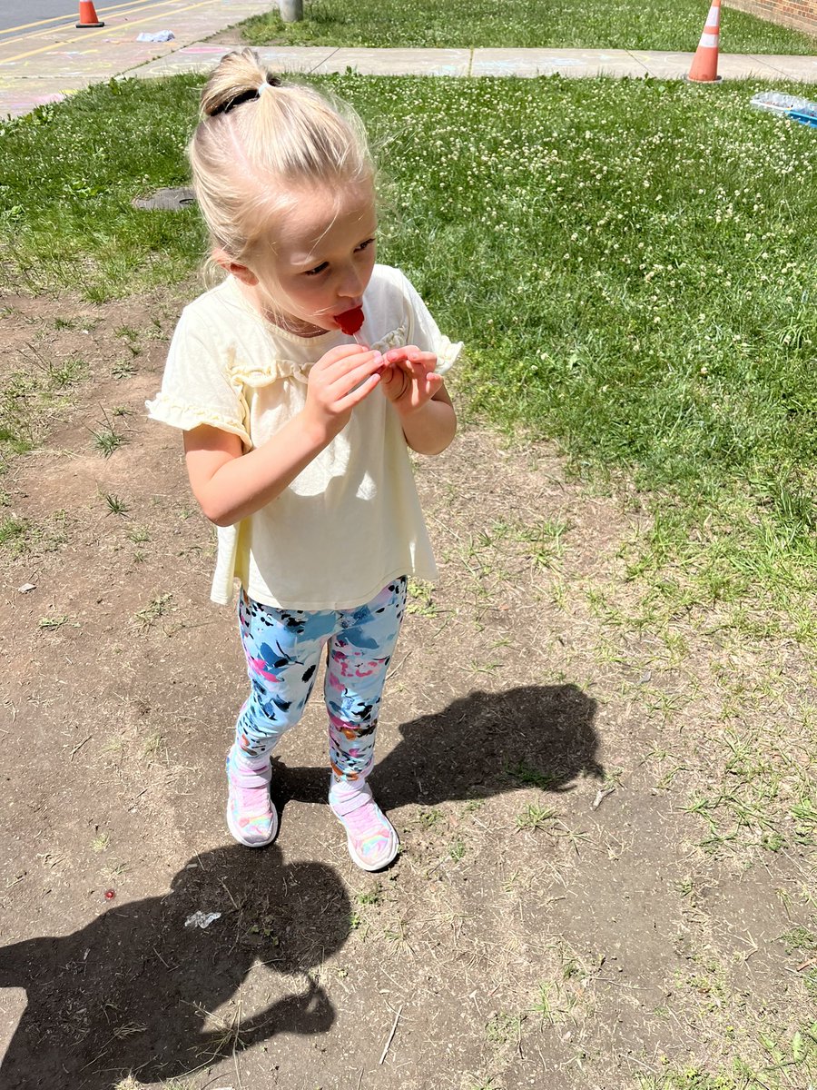 Bubble Gum Day and Popsicle Day were a big hit last week! <a href="/HamptonOaksElem/">HamptonOaksElem</a>