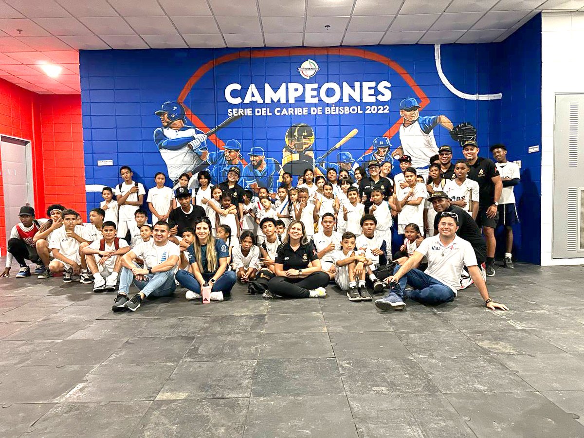 Cmevillacaracas's tweet photo. 𝗨𝗻 𝗗𝗶́𝗮 𝗠𝗮́𝗴𝗶𝗰𝗼: 𝗩𝗶𝘀𝗶𝘁𝗮 𝗱𝗲 𝗹𝗼𝘀 𝗡𝗶𝗻̃𝗼𝘀 𝗱𝗲 𝗹𝗮 𝗘𝘀𝗰𝘂𝗲𝗹𝗮 𝗦𝗼𝗰𝗶𝗼𝗱𝗲𝗽𝗼𝗿𝘁𝗶𝘃𝗮 𝗱𝗲 𝗹𝗮 𝗙𝘂𝗻𝗱𝗮𝗰𝗶𝗼́𝗻 𝗥𝗲𝗮𝗹 𝗠𝗮𝗱𝗿𝗶𝗱 𝘆 𝗥𝗲𝗹𝗶𝗴𝗶𝗼𝘀𝗼𝘀 𝗖𝗮𝗺𝗶𝗹𝗼𝘀 𝗮𝗹 𝗘𝘀𝘁𝗮𝗱𝗶𝗼 𝗱𝗲 𝗕𝗲́𝗶𝘀𝗯𝗼𝗹 𝗘́𝗱𝗴𝗮𝗿 𝗥𝗲𝗻𝘁𝗲𝗿𝗶́𝗮 https://t.co/7nvFYQGV3l