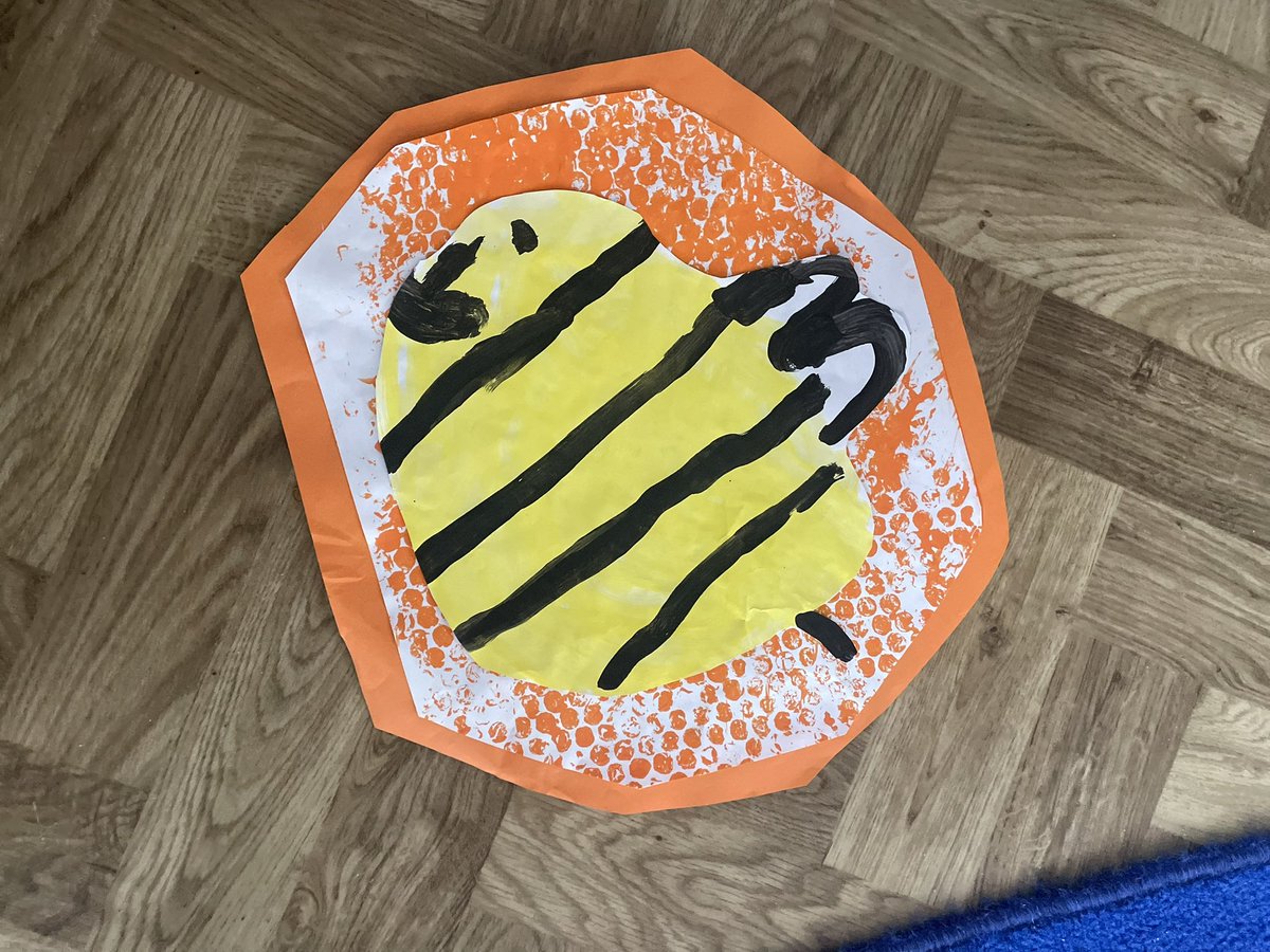 missocolley's tweet photo. @cosydirect We’ve made our own honeycomb using bubble wrap and painted our own bees! 🐝 #worldbeeday https://t.co/gL1eralVeK