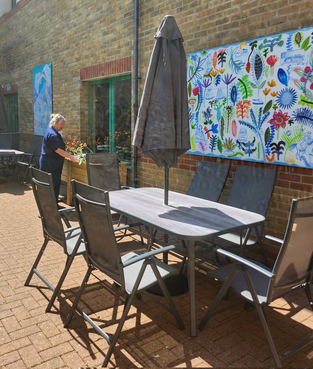 ruthmeowens's tweet photo. A pleasure to catch up with Sister Linda🌟 today regarding her work toward the #dementiahospitalcharter
The new accessible garden for patients and their carers looks beautiful in the sunshine 🌞 🪻🌷
The redecorated dinning room too! https://t.co/Om7H1EoPbY