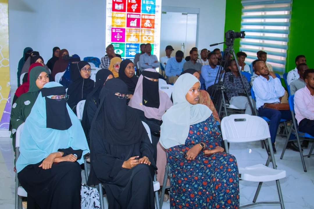 <a href="/UNIDOSomalia/">UNIDO Somalia</a> officially kicked off the <a href="/BicSomali/">BIC Somali</a> Cohort2 funded by <a href="/EU_in_Somalia/">EU Delegation Somalia</a> Somalia Business Incubators Project with <a href="/SIMADiLab/">SIMAD iLab</a> <a href="/iRiseHub/">iRise Hub</a> &amp; <a href="/HarHub/">HarHub</a> where 180 candidates will receive training &amp; deliver their business pitch for a chance to be selected for the Second Cohort.