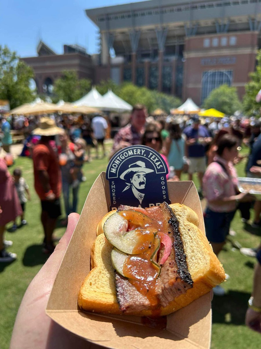 Special thank you to <a href="/potatorolls/">Martin's Potato Rolls</a> and <a href="/44Farms/">44 Farms</a> for helping us with our Brisket Foldee dish this weekend at <a href="/troubadour_fest/">Troubadour Festival</a> !!! 

What a great event! Big shout out to the coolest man in the land <a href="/chasecolston/">Elon Musk</a> !!