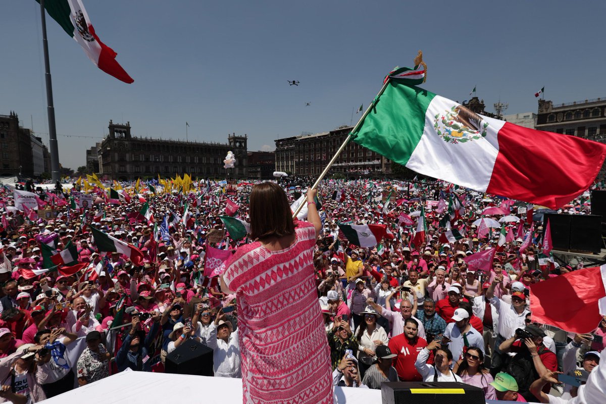 Fotografías memorables 🩷

Falta poco para la fotografía con la banda presidencial 🤞🏻🇲🇽

¡VAMOS A GANAR! 
Por tí, por México.

#XóchitlGálvezPresidenta