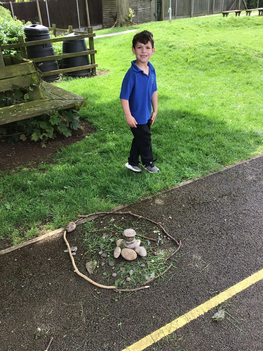 In #art the children have been looking at #sculptures and were inspired by the work of @GoldsworthyAndy and his use of #naturalmaterials to create sculptures of their own! @CITacademies #nurturinghearts #inspiringminds