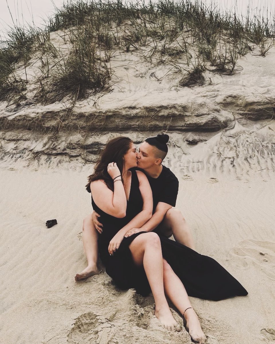 jayme_glynnn's tweet photo. Bringing the twit back to let yall know, YOUR GIRL IS ENGAGED💍🥹 i absolutely love my life &amp; my sweet fiancé ❤️ https://t.co/EZ55Vxmttg