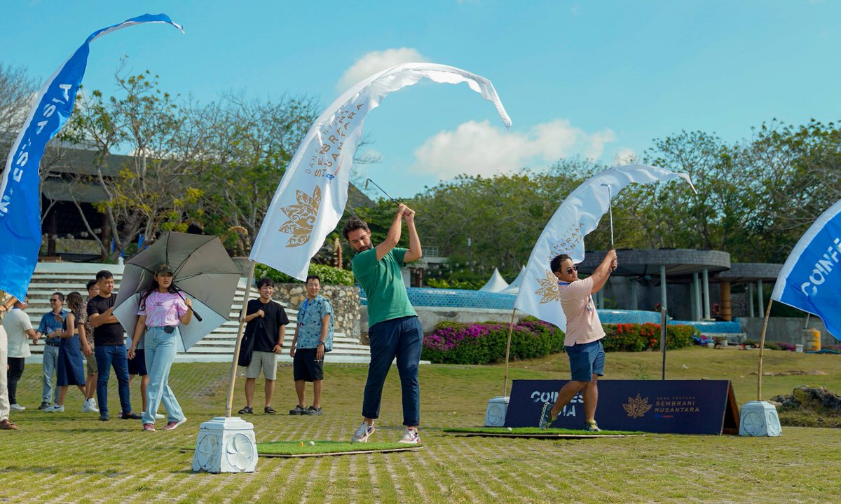 10/Hit the Driving Range
- Build connections one swing at a time
- Relax and network
- Enjoy the outdoors