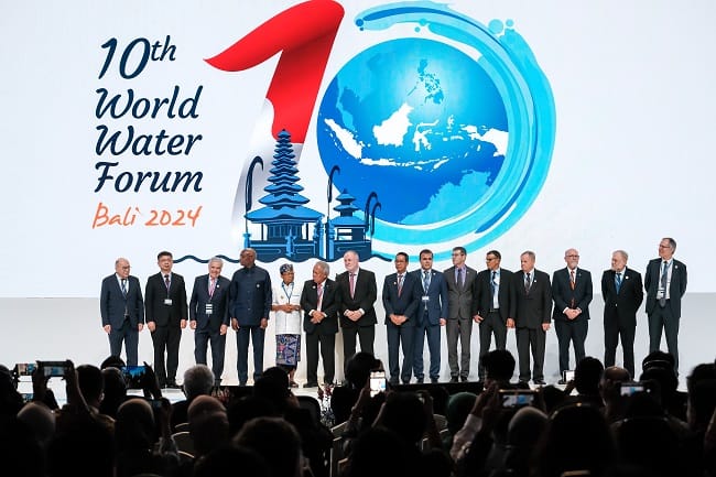 World water Forum ke 10 Elon Musk & para kepala negara hadir di Bali membahas persoalan air & sanitasi global Persoalan air mjadi agenda utk pembangunan berkelanjutan/ Sustainable Development Goals (SDG's 2030) yg menyangkut kesediaan air bersih & sanitasi yg sdh disepakati dunia