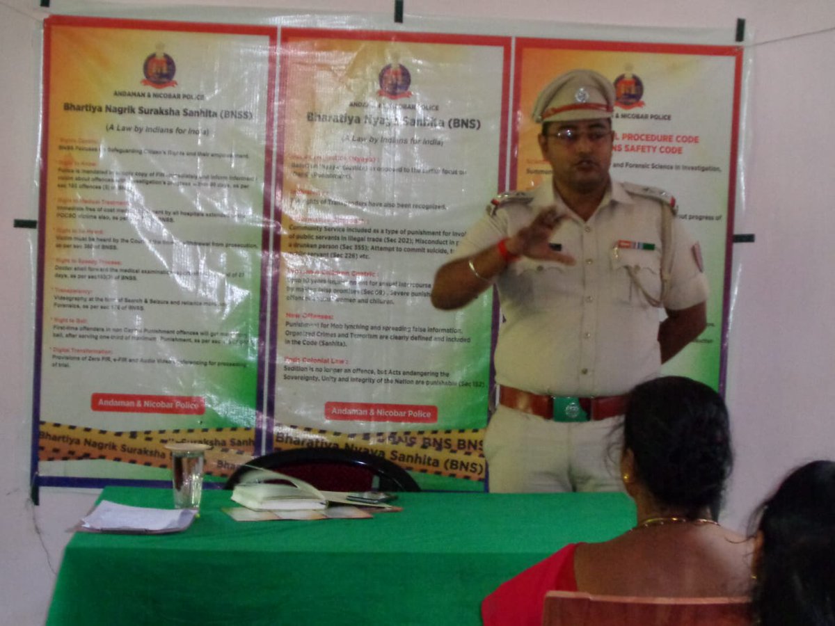 SP_SouthAndaman's tweet image. PS Ograbraj organizes a Legal Awareness Program to empower Anganwadi  workers! On 20/05/2024, 42 workers and their Mukhya Sevika gained  insights into new criminal laws, cybercrime and the POCSO Act by SI Devanand Pathak, SHO PS Ograbraj. #NewCriminalLaws #CommunityAwareness
