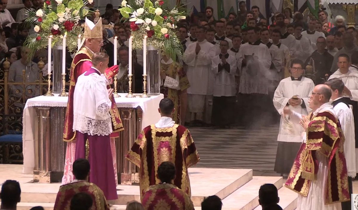 As we speak, Cardinal Müller is celebrating a Tridentine Requiem for Traditionis Custodes in Chartres Cathedral.